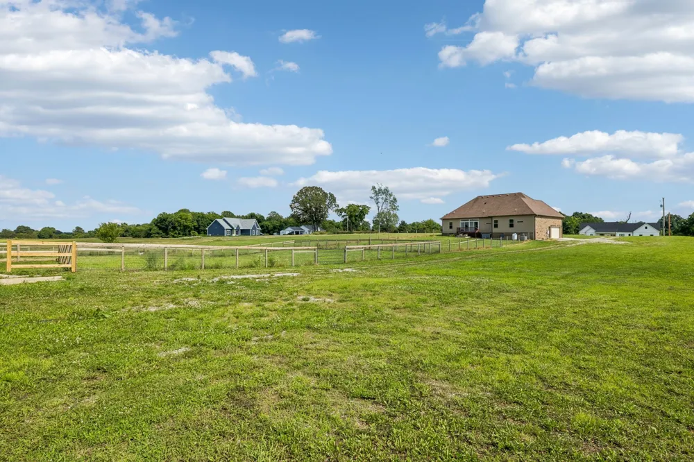 1088 Atkins Road Ext Cedar Hill, TN 37032