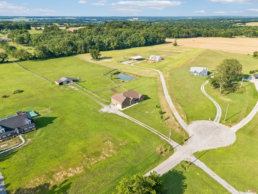 1088 Atkins Road Ext Cedar Hill, TN 37032
