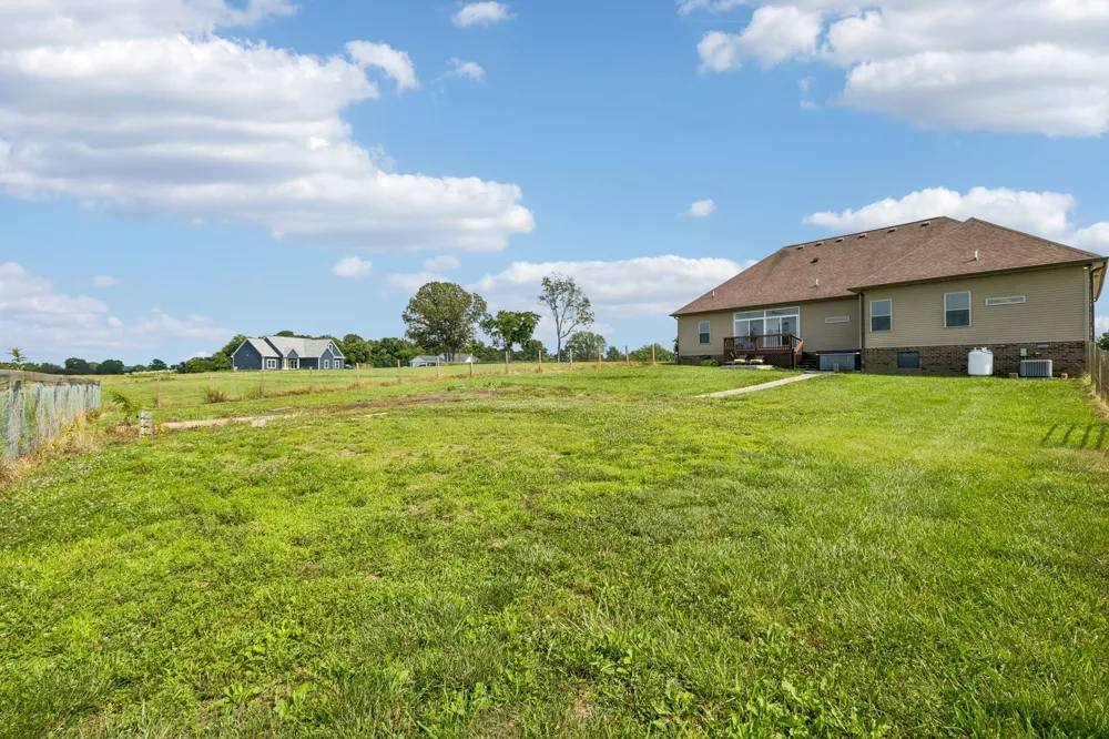 1088 Atkins Road Ext Cedar Hill, TN 37032