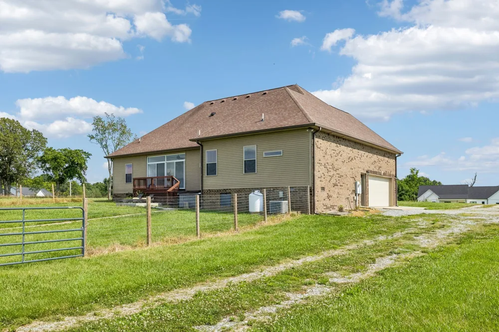 1088 Atkins Road Ext Cedar Hill, TN 37032