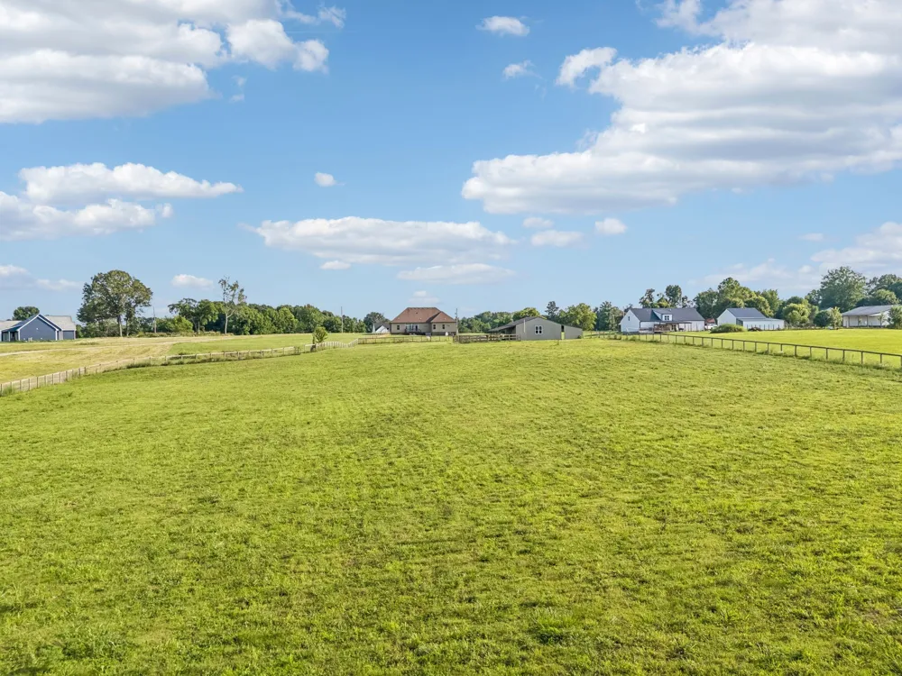 1088 Atkins Road Ext Cedar Hill, TN 37032