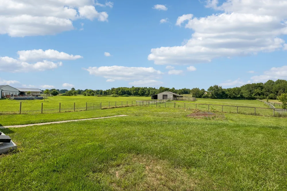 1088 Atkins Road Ext Cedar Hill, TN 37032