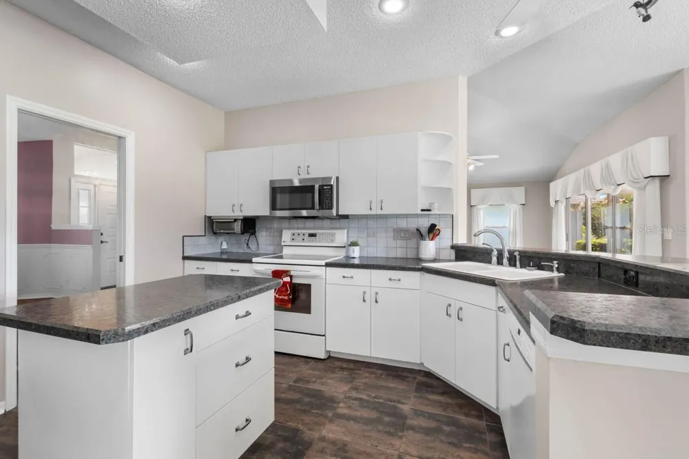 739 WINTERBROOKE WAY Sun City Center, FL 33573