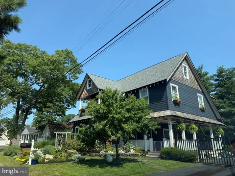 446 CAPE BRETON COURT