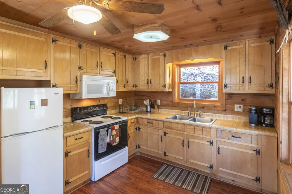 85 Squirrel Hollow DR Sautee Nacoochee, GA 30571