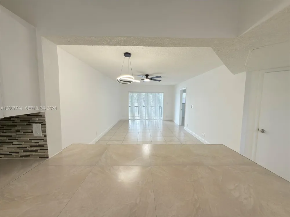 7801 S Colony Cir S #202 Tamarac, FL 33321