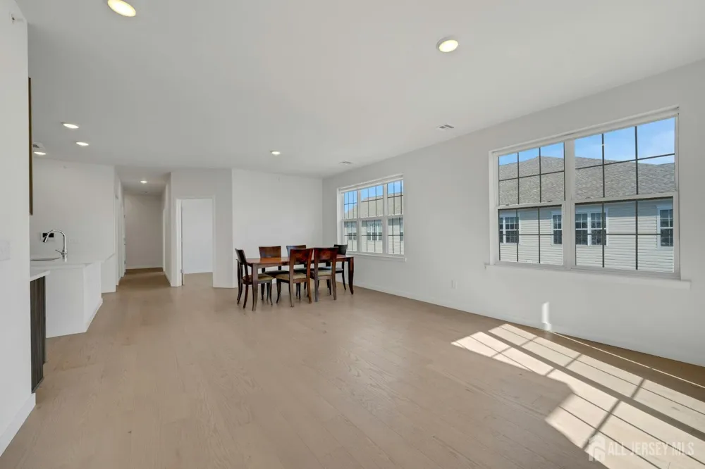 644 Lorhan Drive Piscataway, NJ 08854