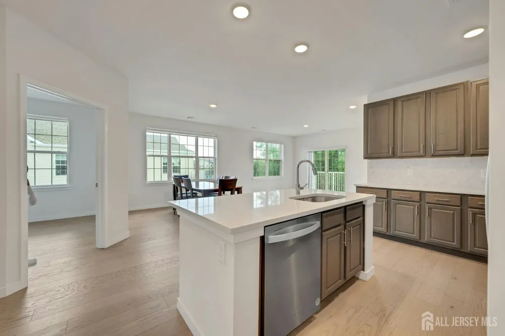 644 Lorhan Drive Piscataway, NJ 08854