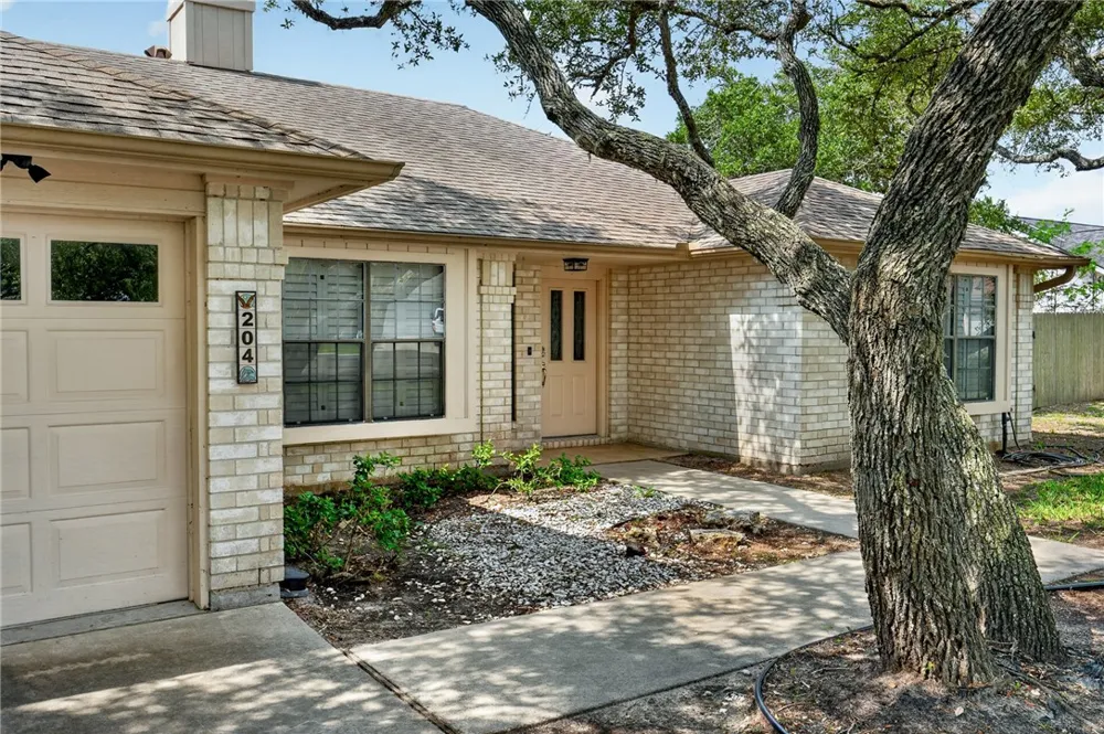 204 Highlands Drive Rockport, TX 78382