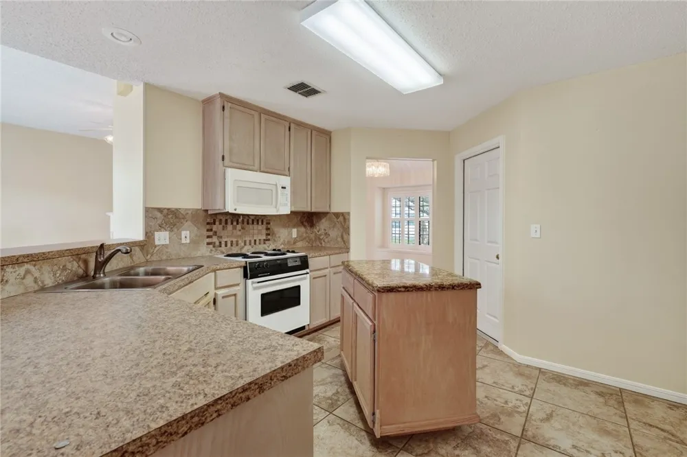 204 Highlands Drive Rockport, TX 78382