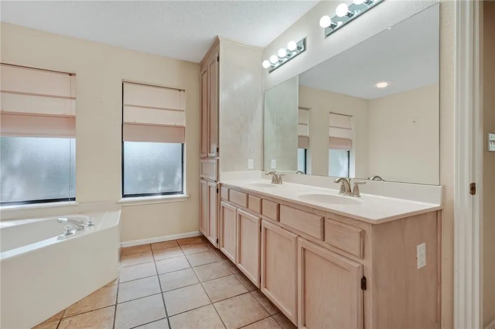 204 Highlands Drive Rockport, TX 78382