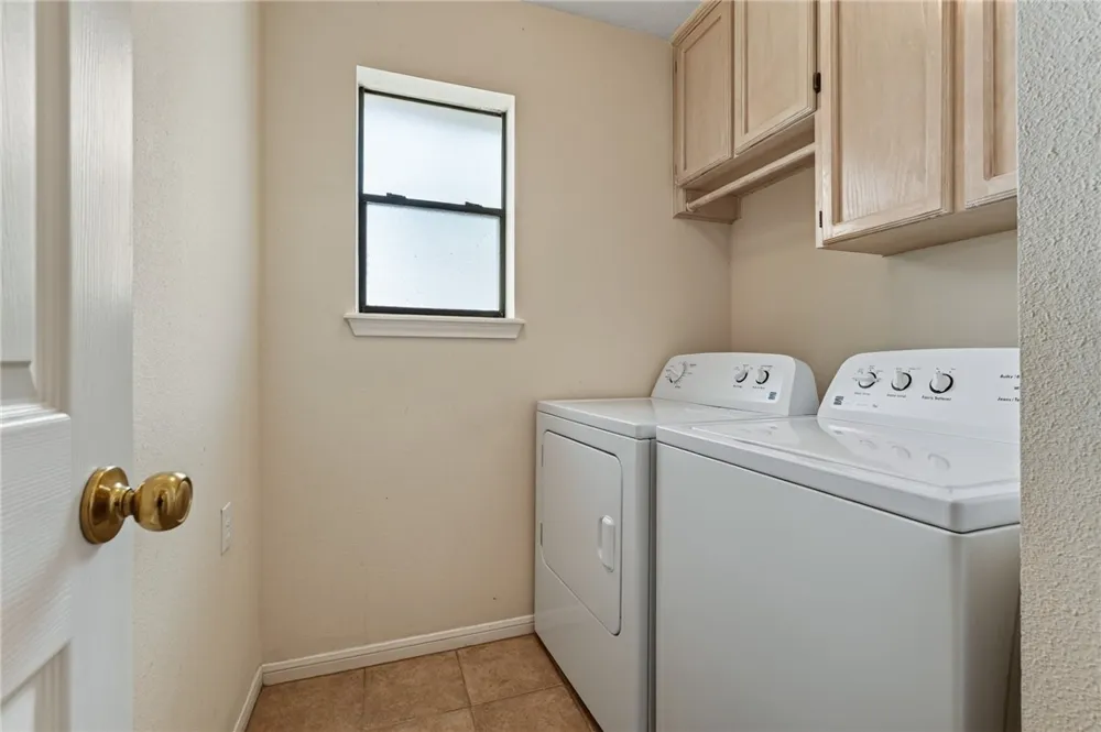 204 Highlands Drive Rockport, TX 78382
