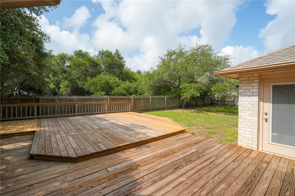 204 Highlands Drive Rockport, TX 78382