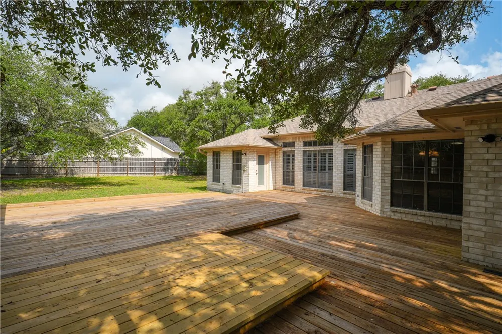 204 Highlands Drive Rockport, TX 78382
