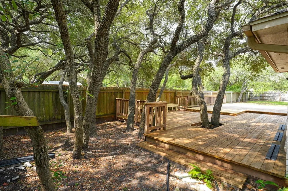 204 Highlands Drive Rockport, TX 78382