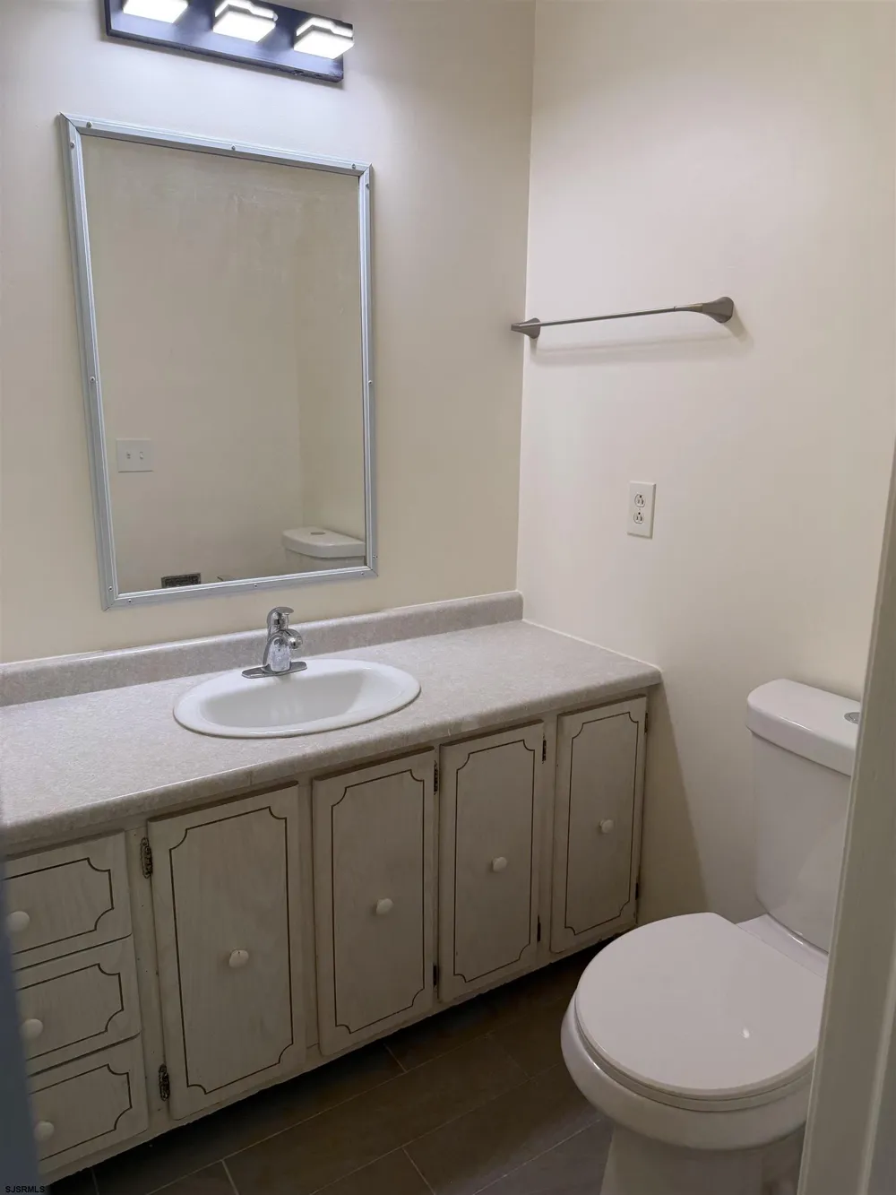 729 S 4th Ave Galloway Township, NJ 08205