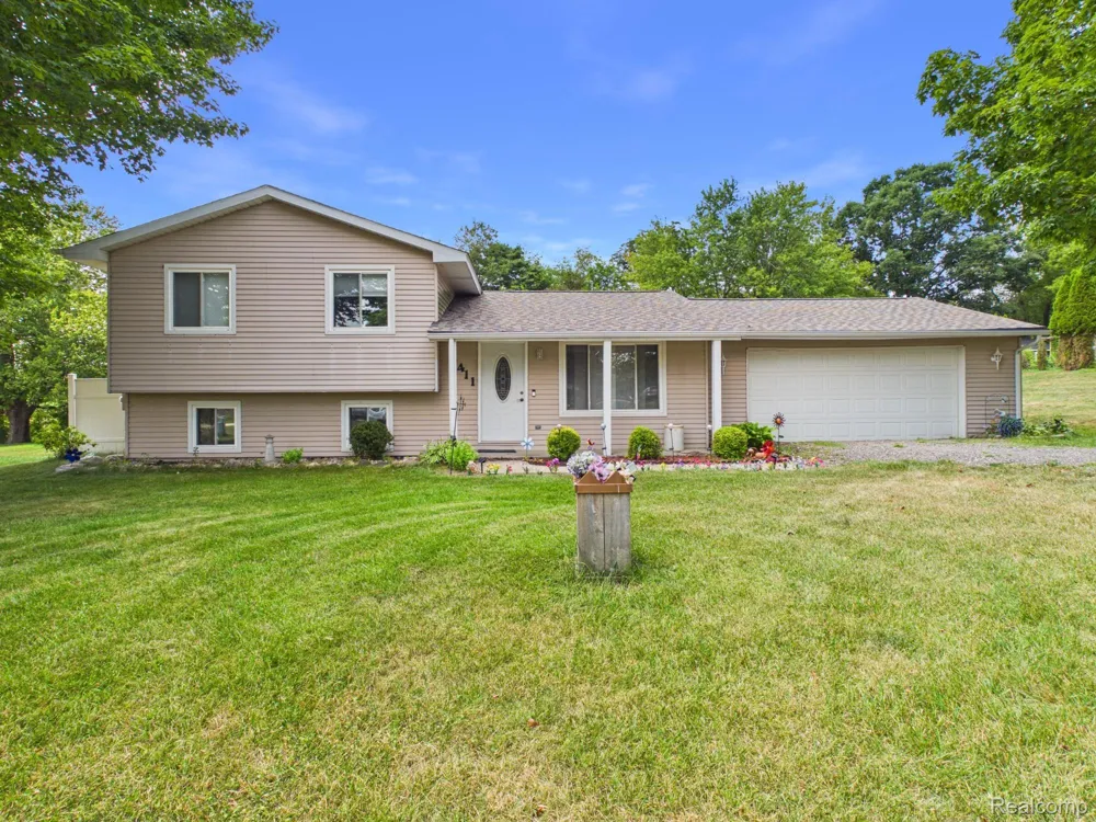 4411 Huckleberry Circle Deerfield Township, MI 48421