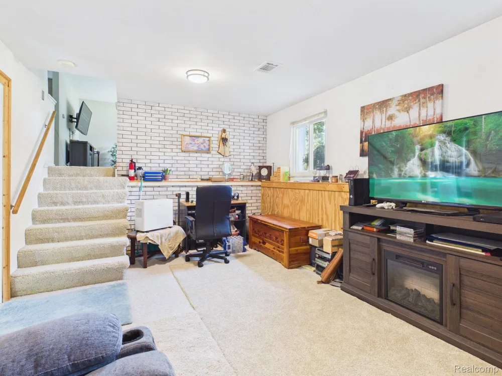4411 Huckleberry Circle Deerfield Township, MI 48421