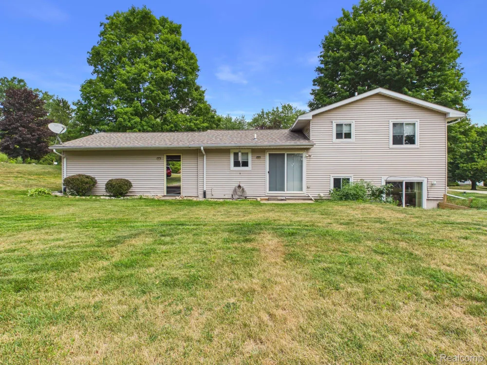 4411 Huckleberry Circle Deerfield Township, MI 48421