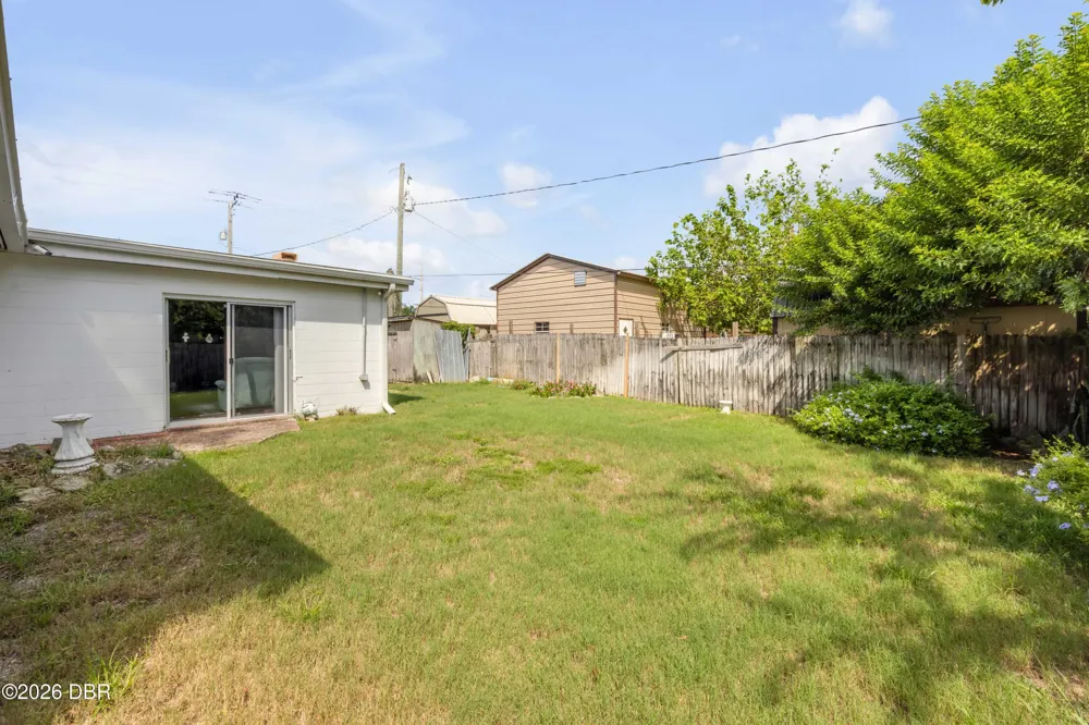 1160 Pineview Drive Daytona Beach, FL 32117