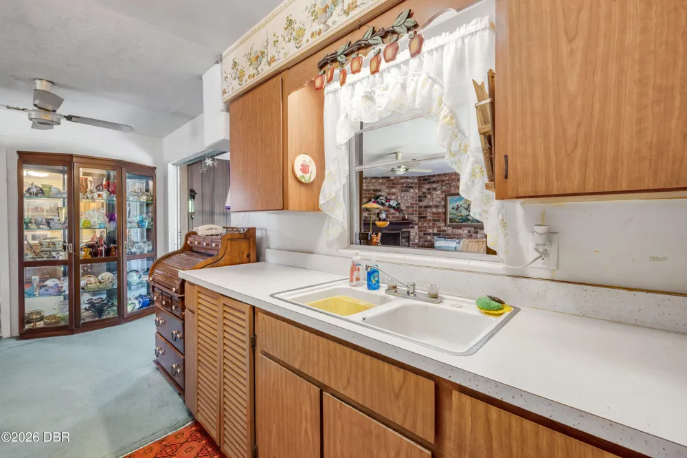 1160 Pineview Drive Daytona Beach, FL 32117