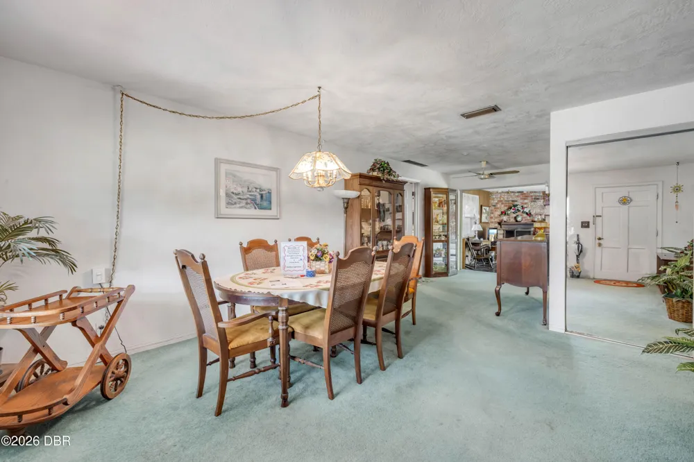 1160 Pineview Drive Daytona Beach, FL 32117