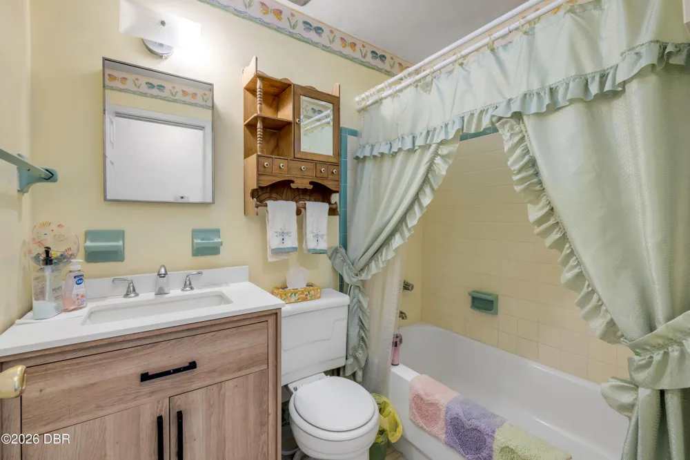 1160 Pineview Drive Daytona Beach, FL 32117