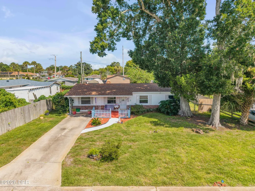 1160 Pineview Drive Daytona Beach, FL 32117