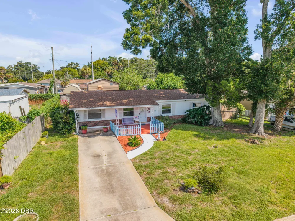 1160 Pineview Drive Daytona Beach, FL 32117