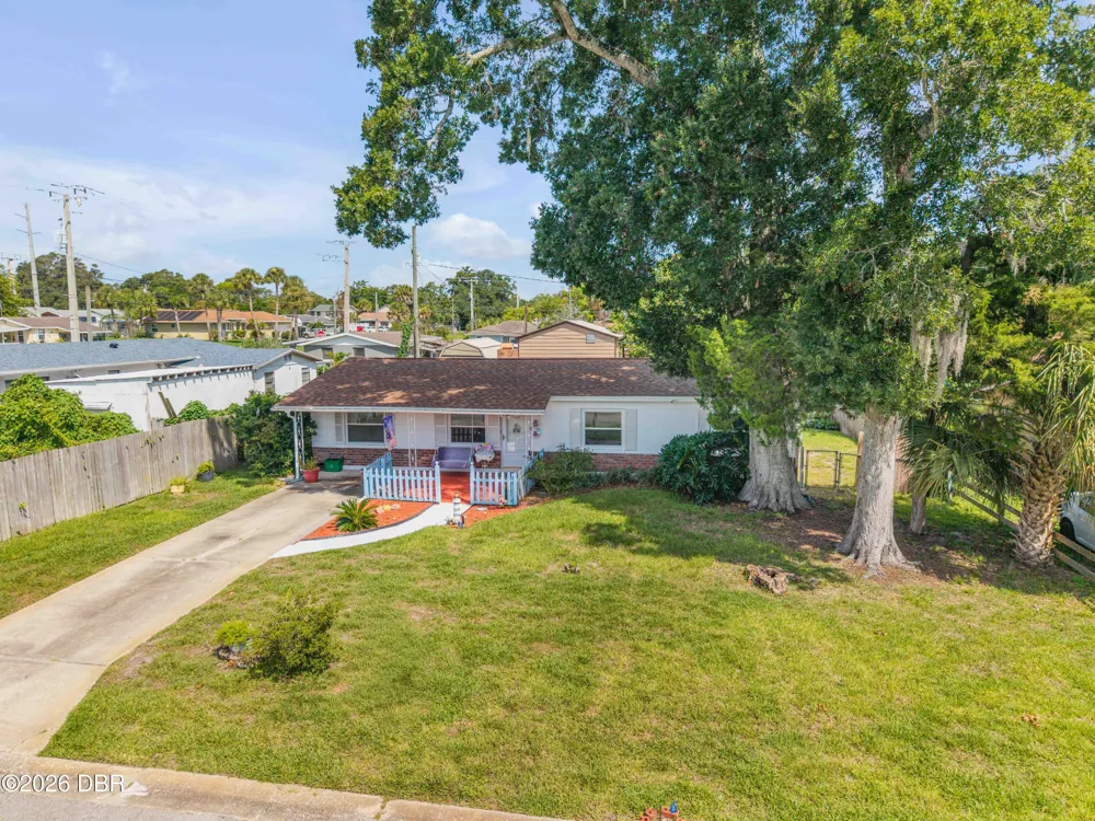 1160 Pineview Drive Daytona Beach, FL 32117