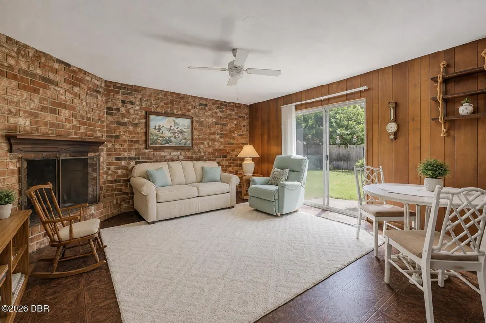 1160 Pineview Drive Daytona Beach, FL 32117