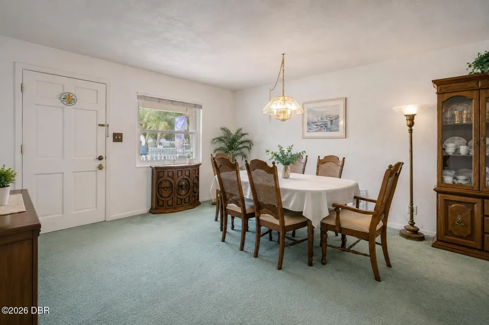 1160 Pineview Drive Daytona Beach, FL 32117