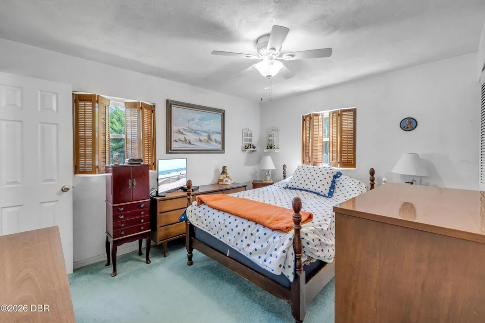 1160 Pineview Drive Daytona Beach, FL 32117