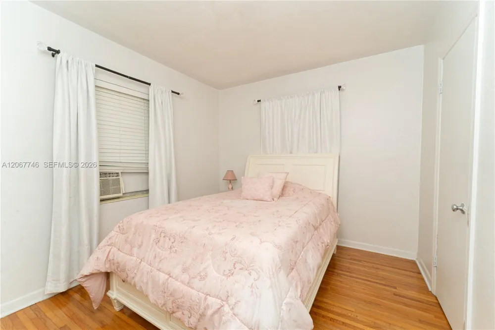 6250 NW 41st St Virginia Gardens, FL 33166