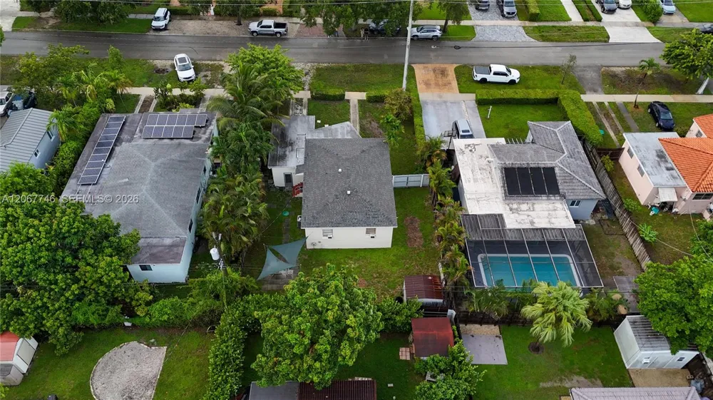 6250 NW 41st St Virginia Gardens, FL 33166