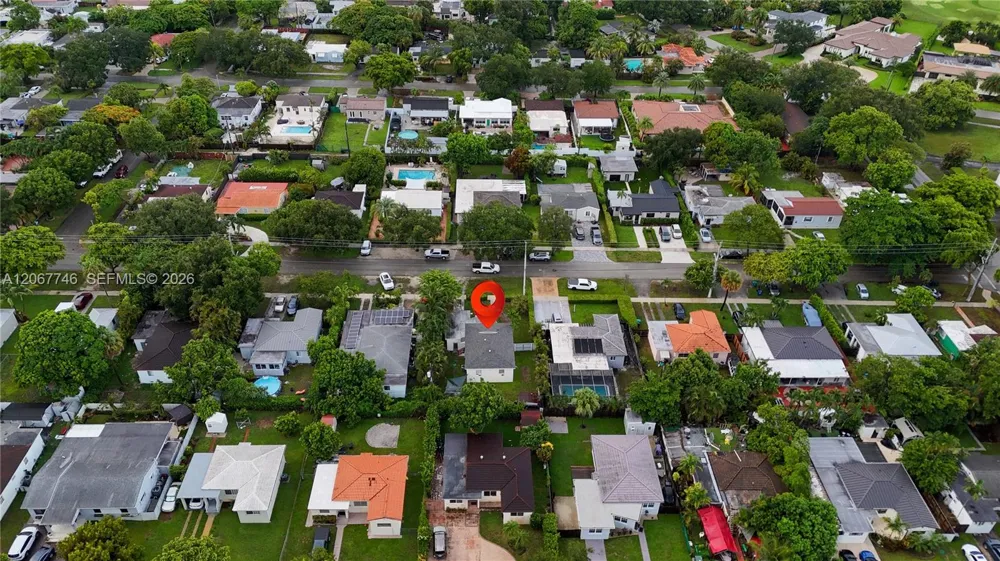 6250 NW 41st St Virginia Gardens, FL 33166