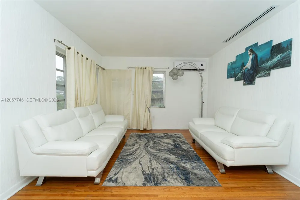 6250 NW 41st St Virginia Gardens, FL 33166