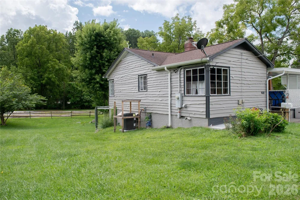 412 1st Avenue W Hendersonville, NC 28739