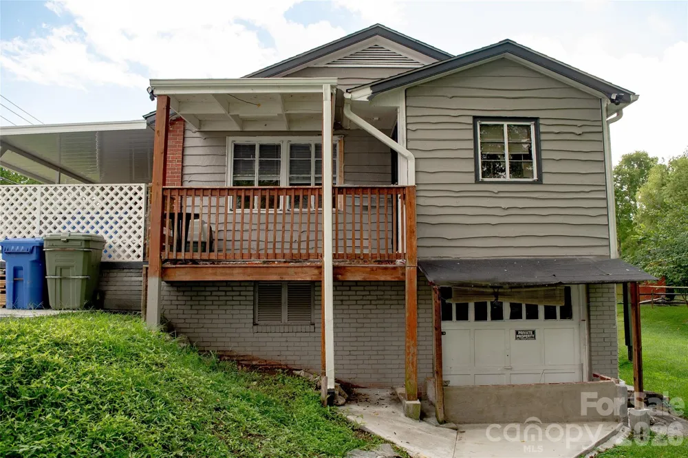 412 1st Avenue W Hendersonville, NC 28739