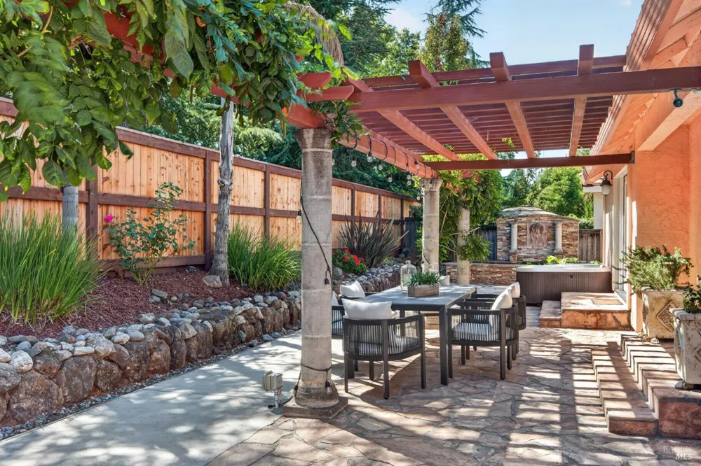 5440 Shallows Place E Santa Rosa, CA 95409