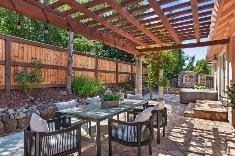 5440 Shallows Place E Santa Rosa, CA 95409