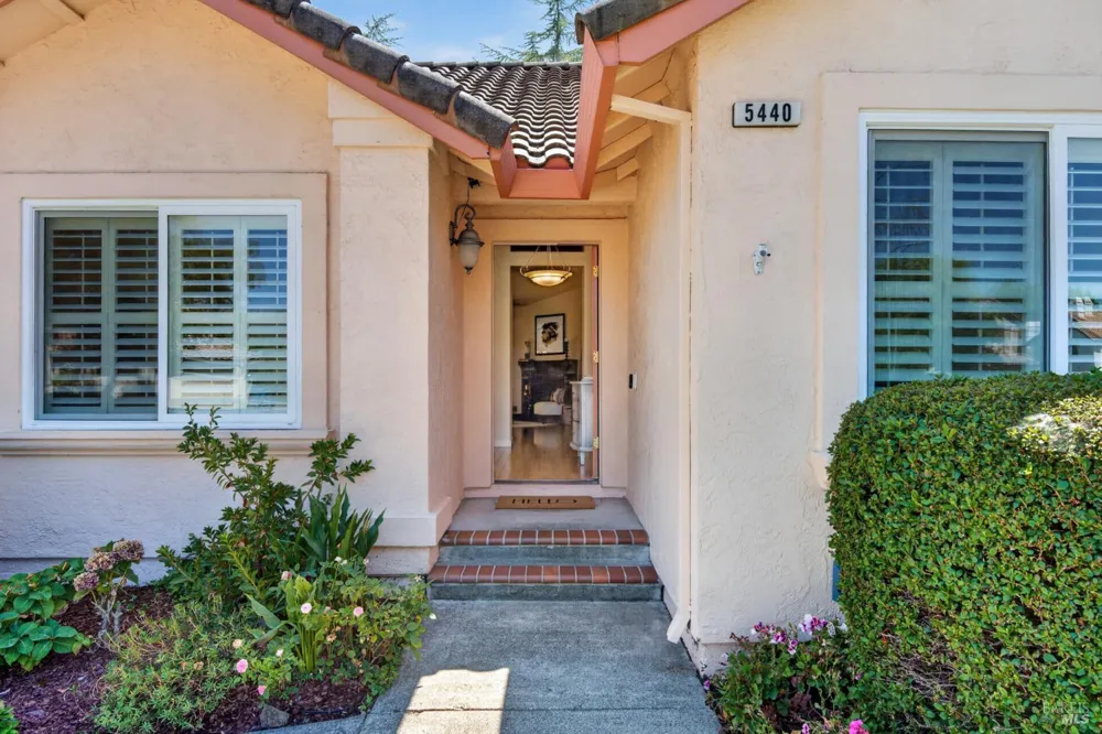 5440 Shallows Place E Santa Rosa, CA 95409