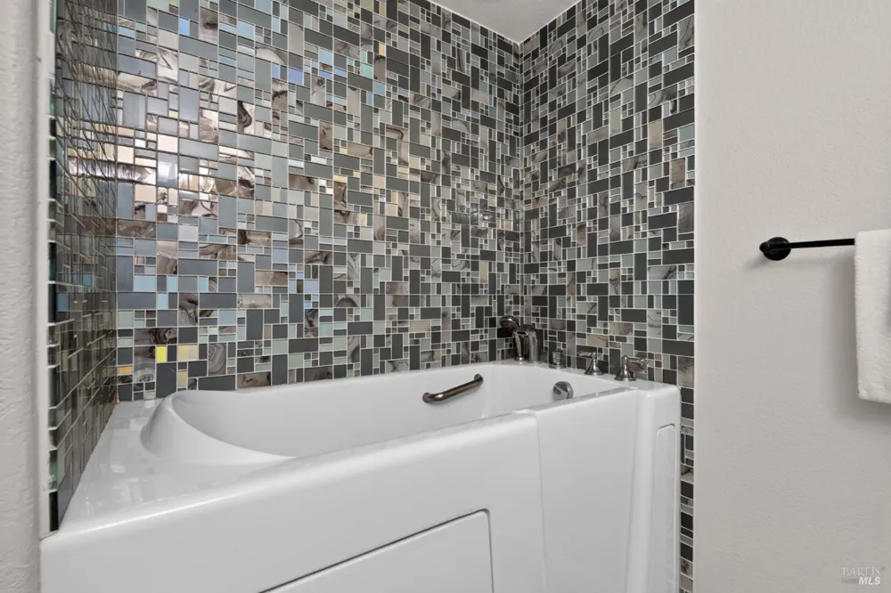 5440 Shallows Place E Santa Rosa, CA 95409
