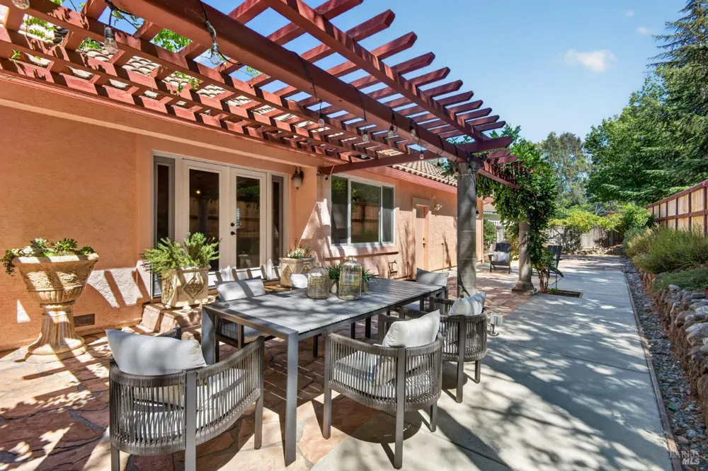5440 Shallows Place E Santa Rosa, CA 95409