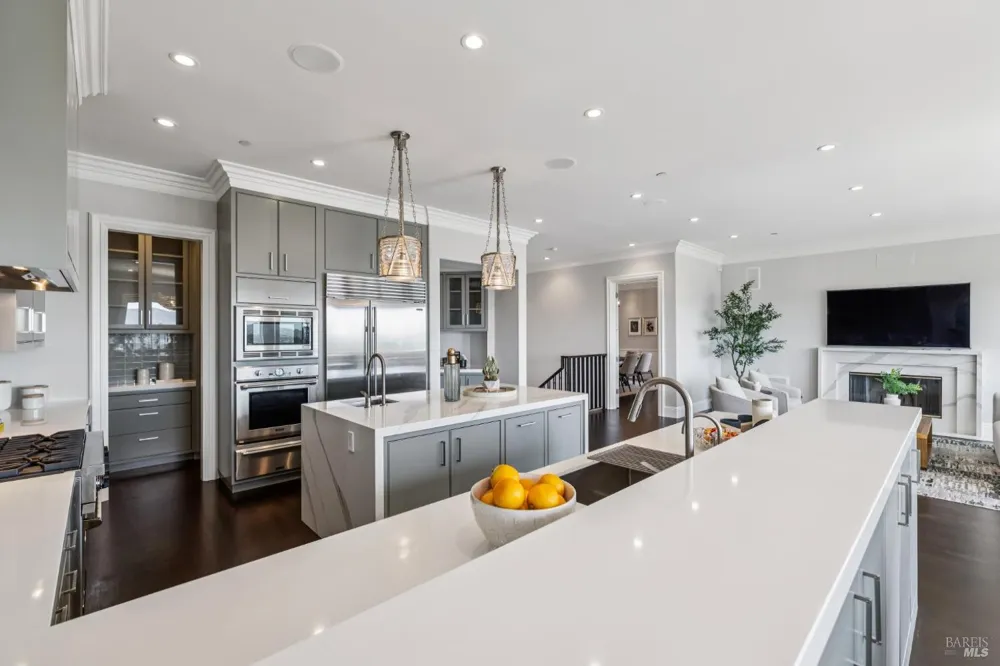 1808 Lagoon View Drive Tiburon, CA 94920
