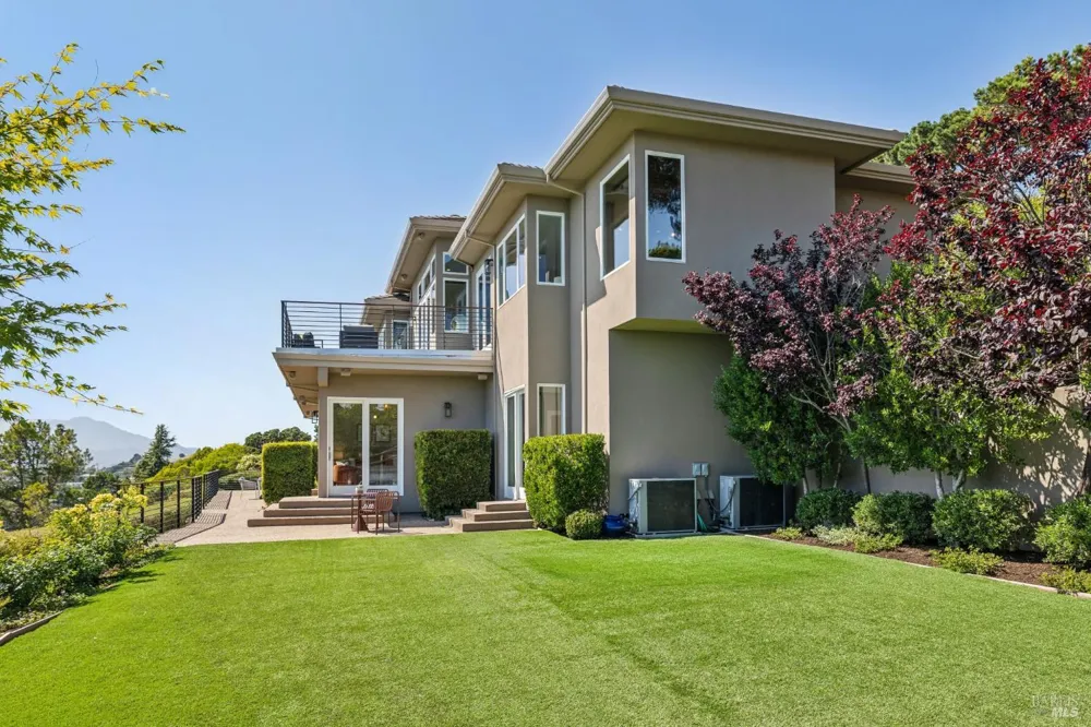 1808 Lagoon View Drive Tiburon, CA 94920