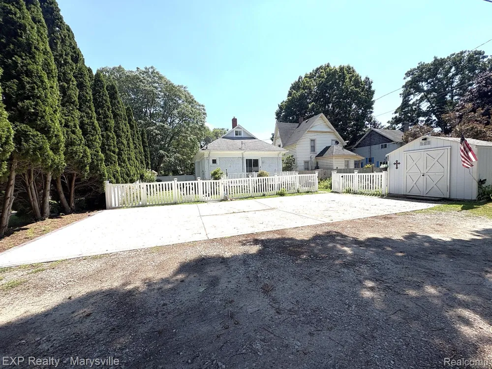 3809 Electric Avenue Port Huron City, MI 48060