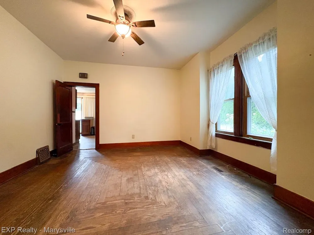 3809 Electric Avenue Port Huron City, MI 48060