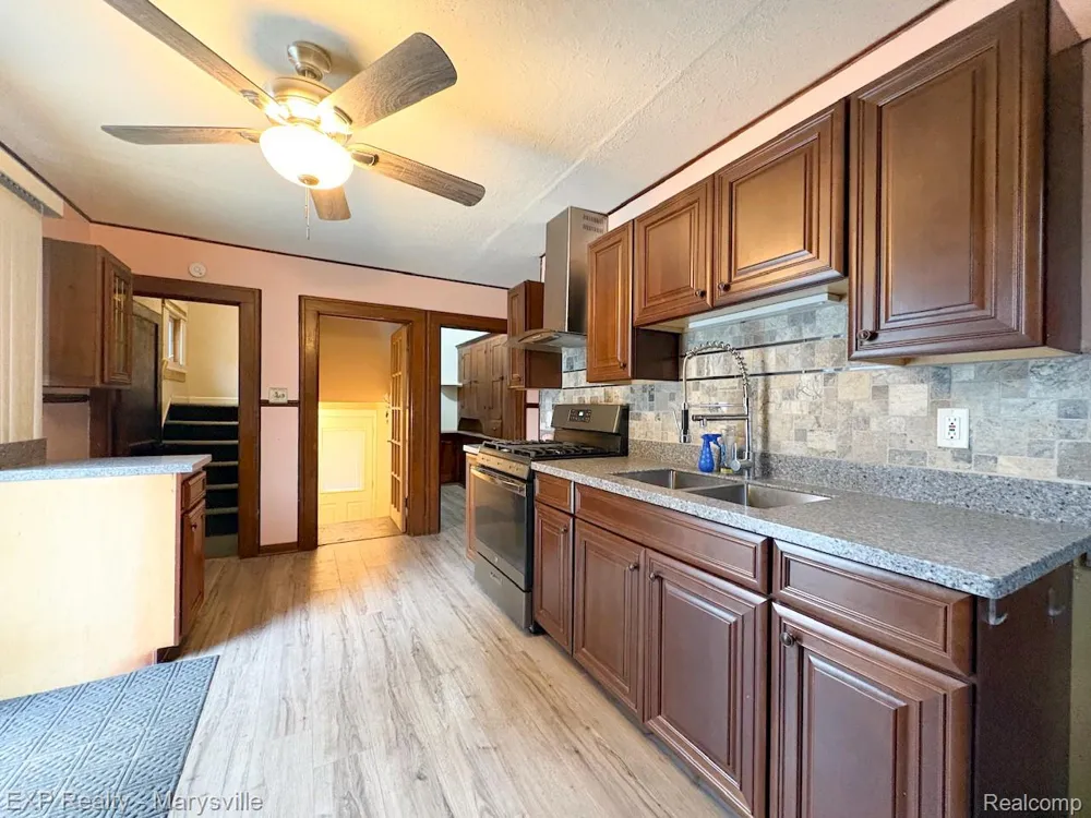 3809 Electric Avenue Port Huron City, MI 48060