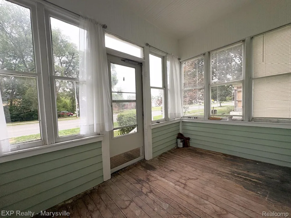 3809 Electric Avenue Port Huron City, MI 48060